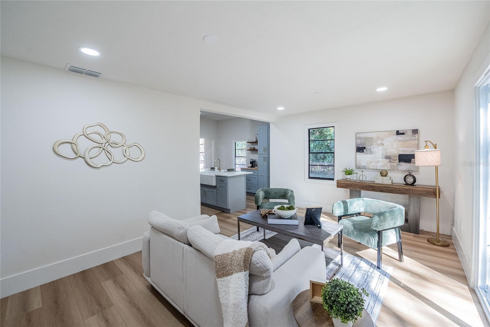 Image 19 of 40 For 805 Curtis Street