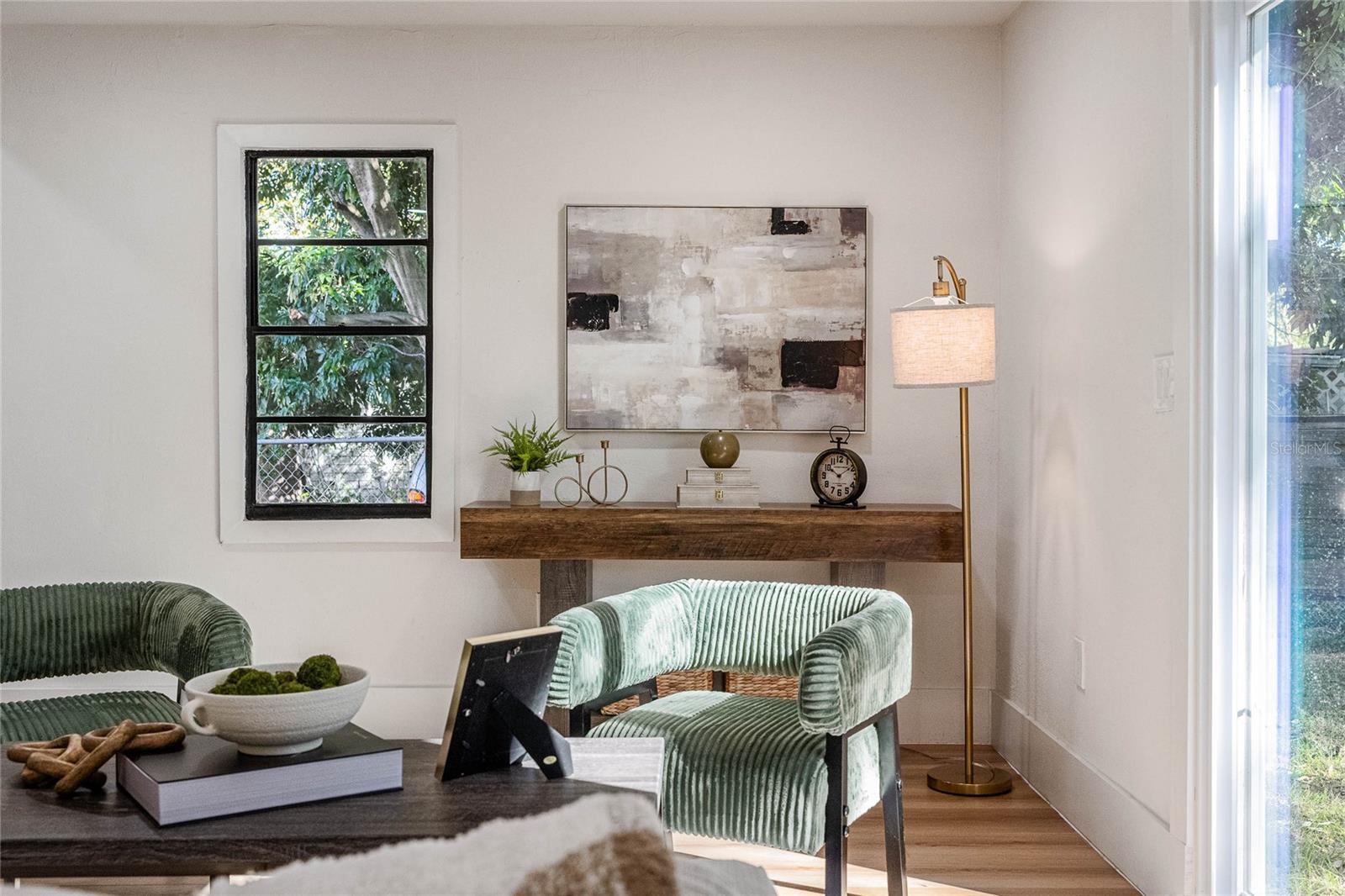 Image 22 of 40 For 805 Curtis Street