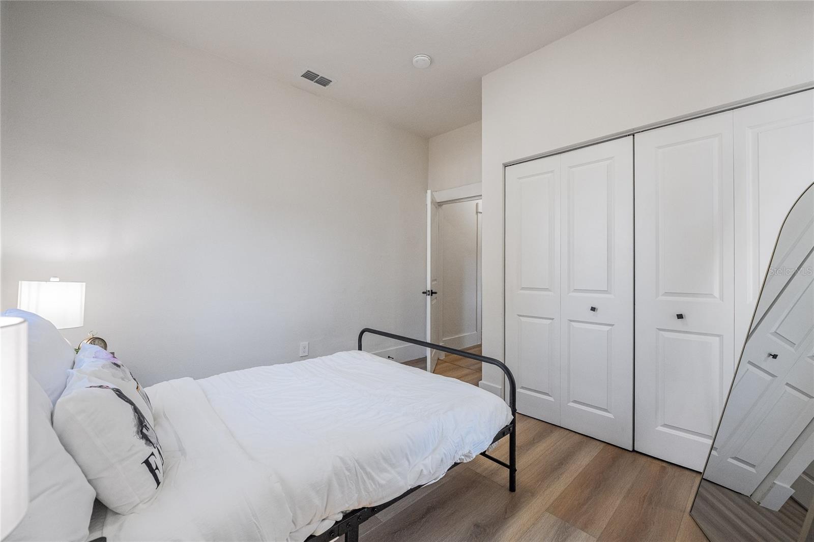 Image 30 of 40 For 805 Curtis Street