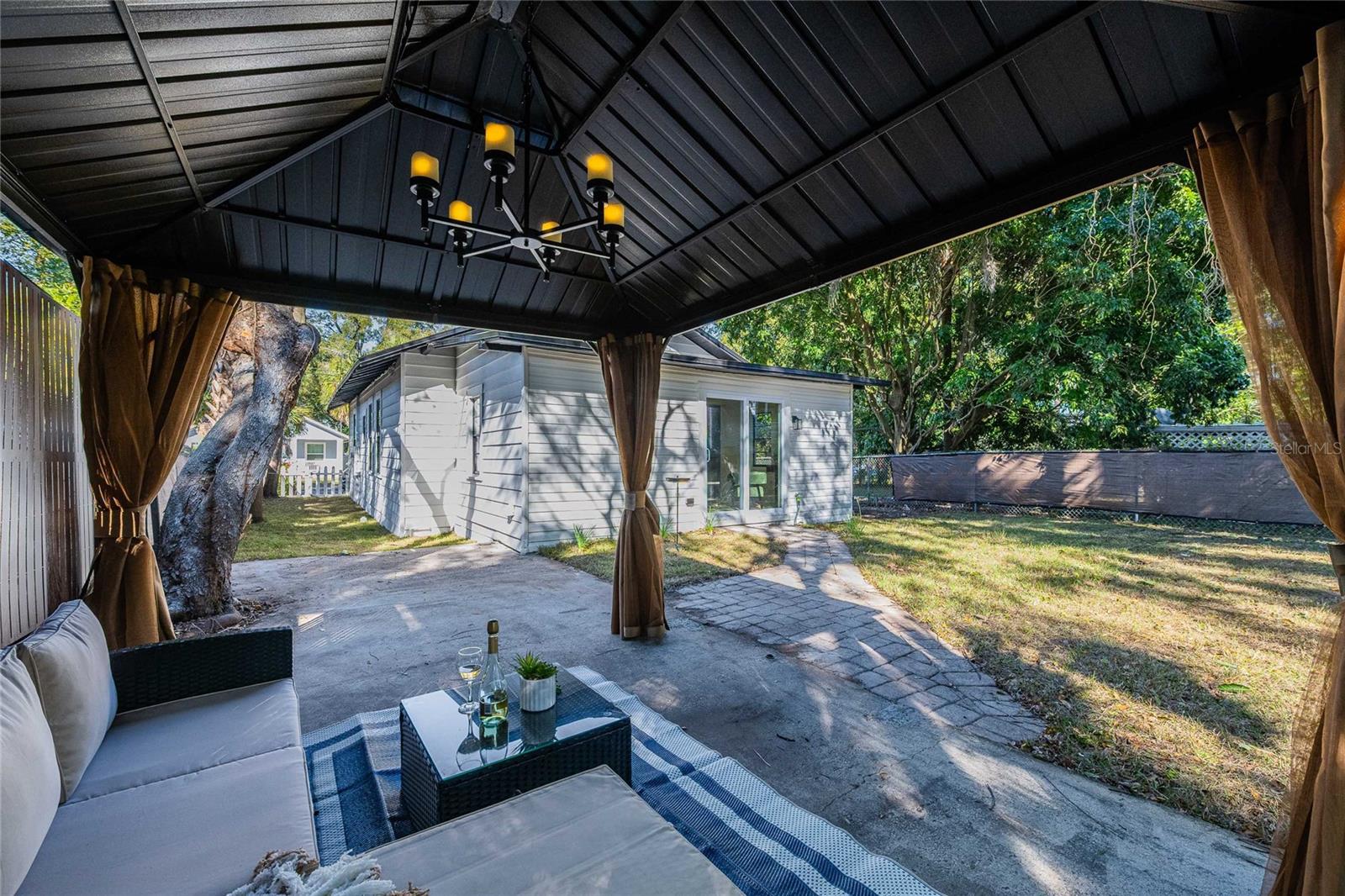 Image 38 of 40 For 805 Curtis Street