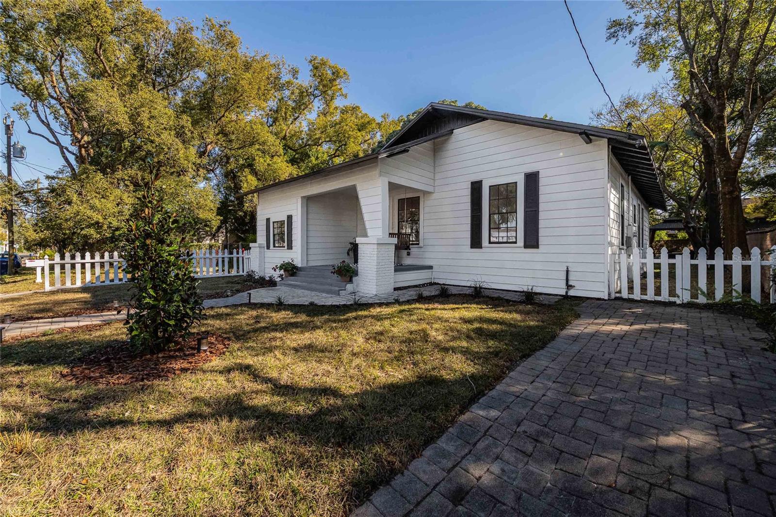 Image 5 of 40 For 805 Curtis Street