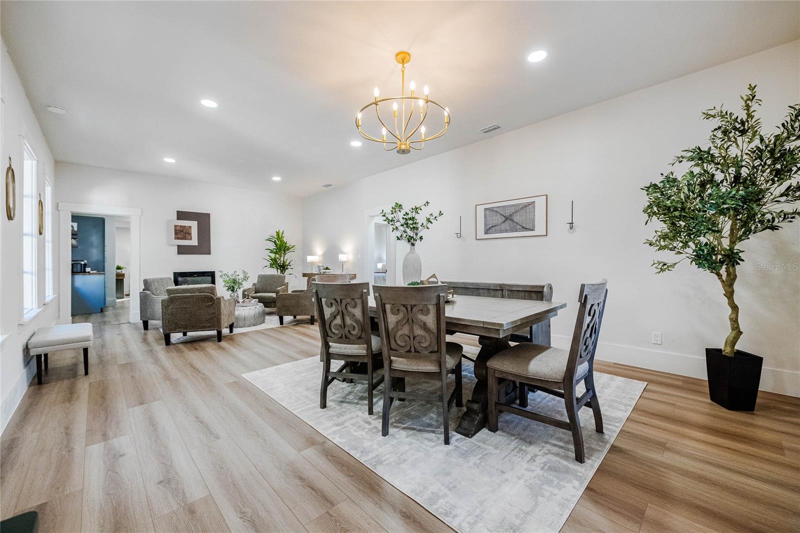 Image 6 of 40 For 805 Curtis Street