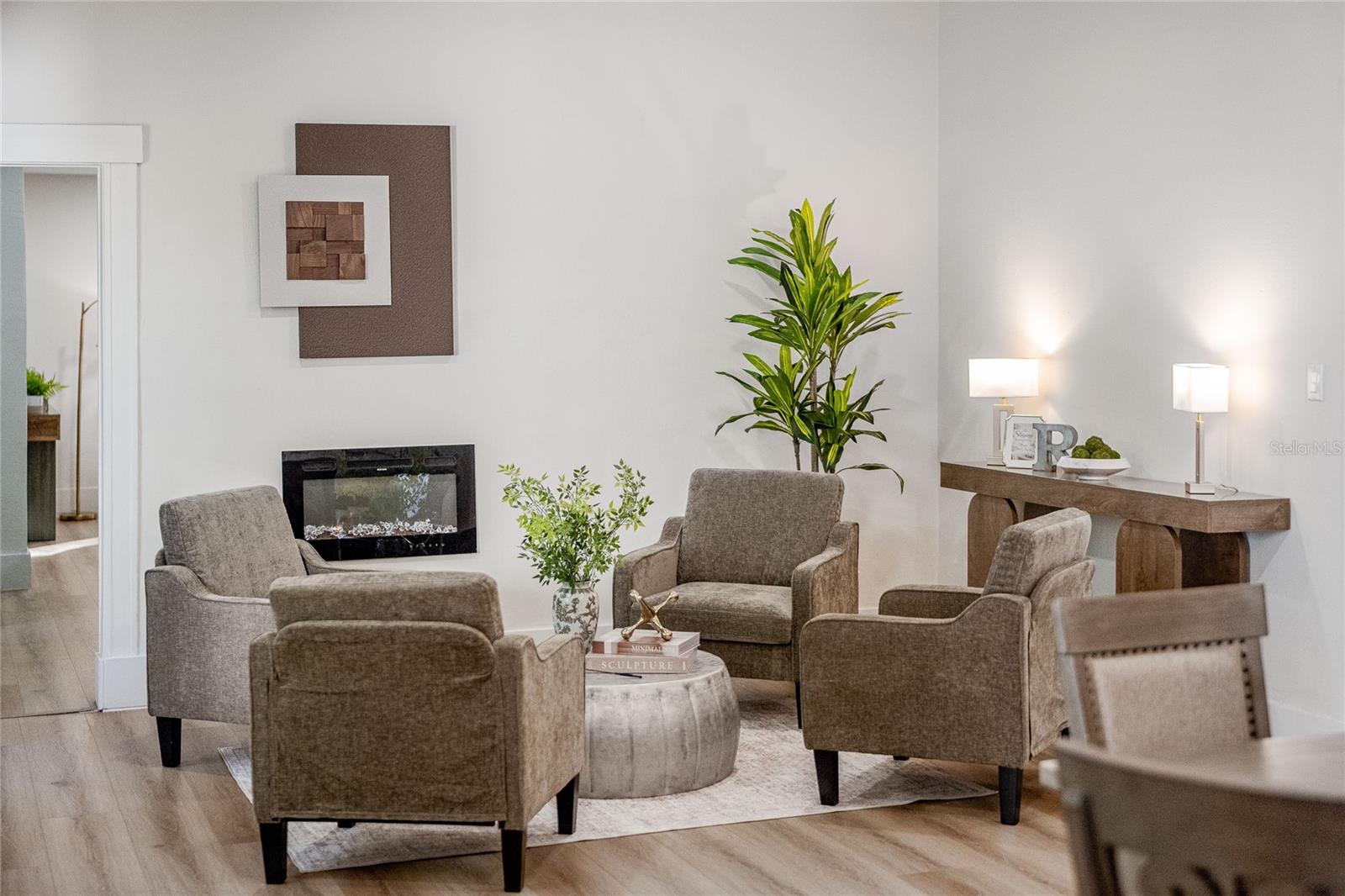 Image 9 of 40 For 805 Curtis Street