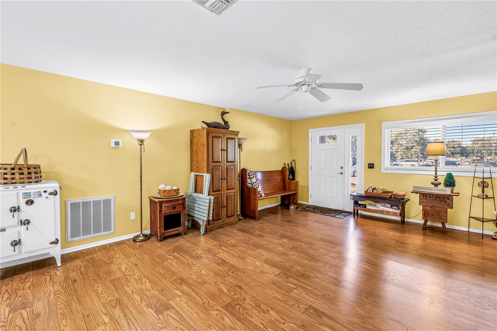 Image 5 of 25 For 10020 Panama Court