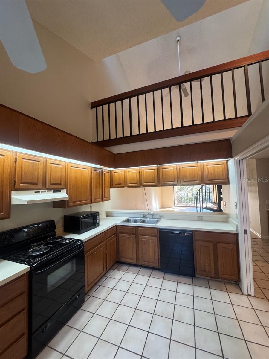 Image 5 of 26 For 40 Austin Place