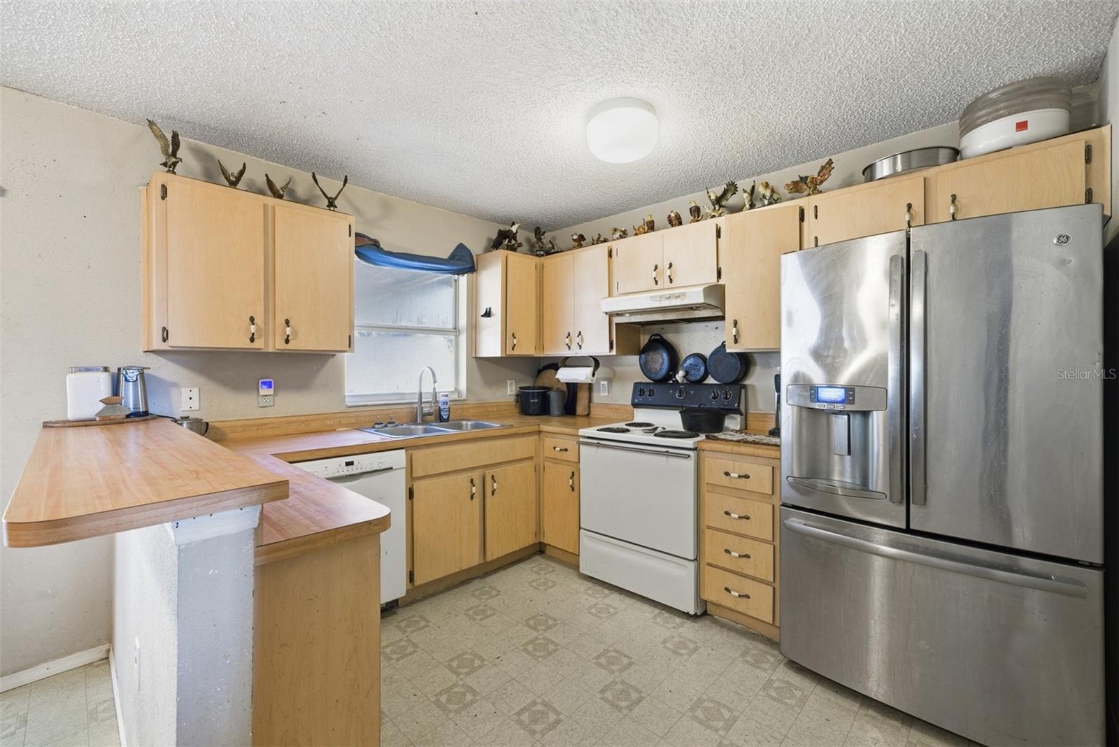 Image 13 of 41 For 9911 Davis Street