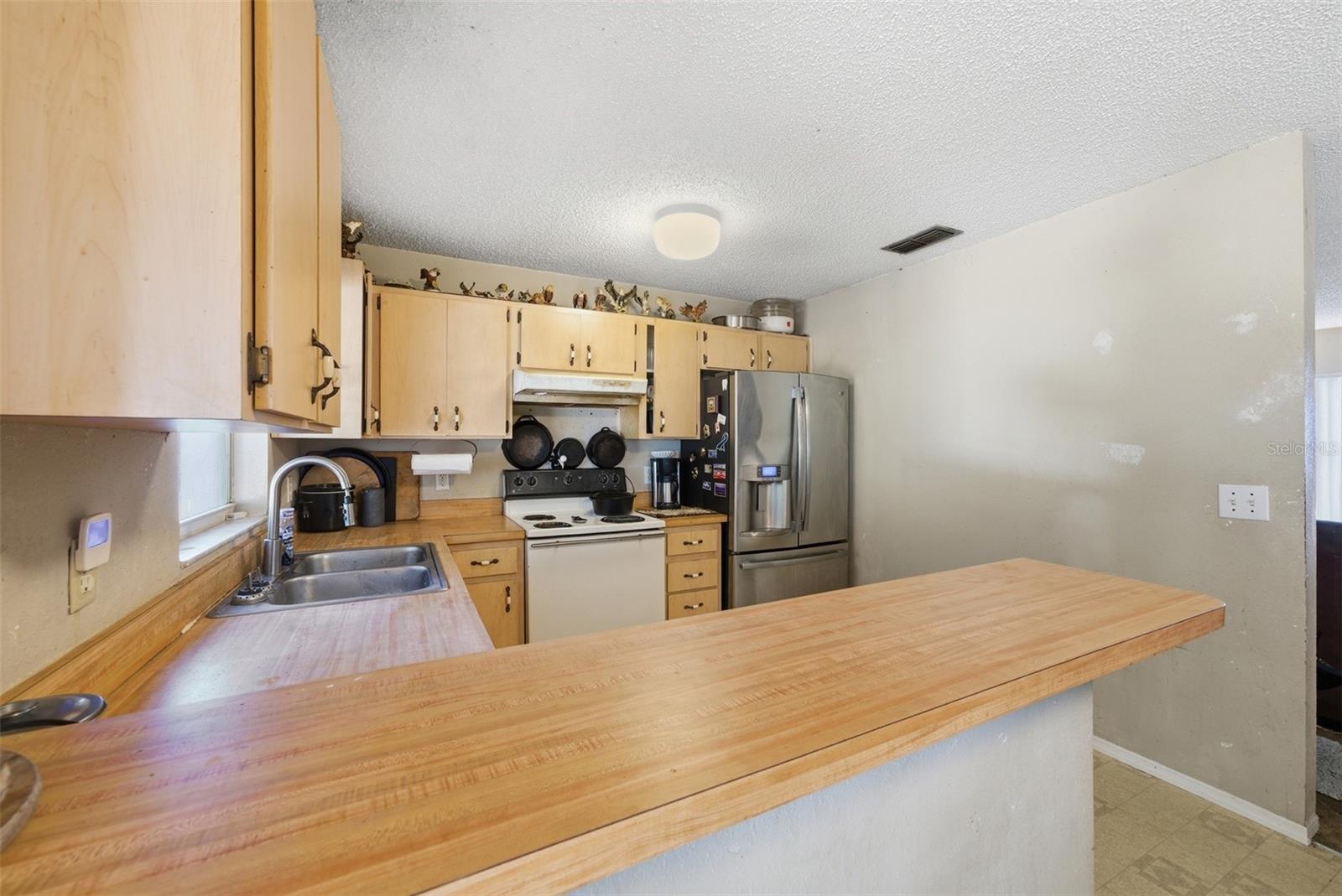 Image 15 of 41 For 9911 Davis Street