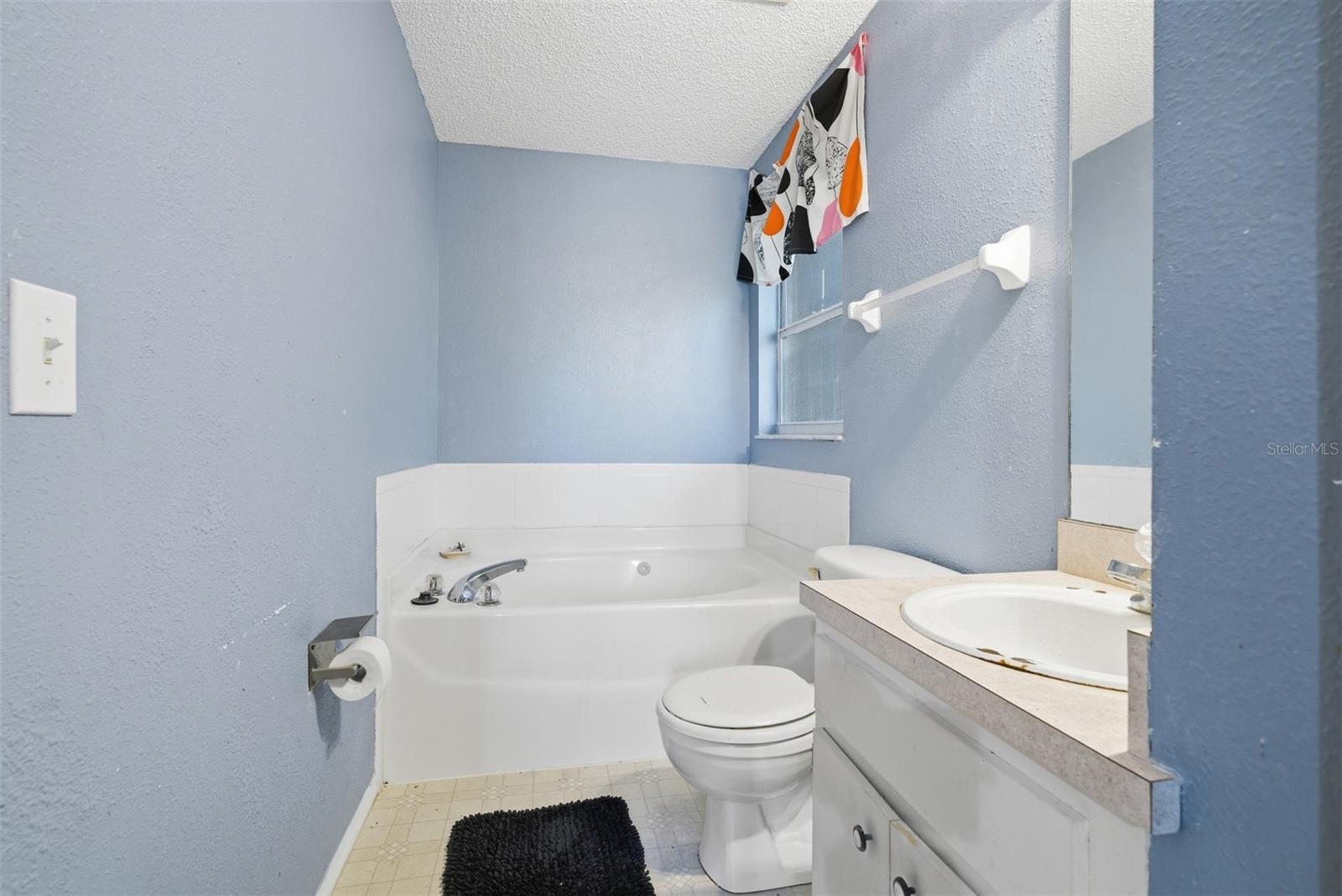 Image 20 of 41 For 9911 Davis Street