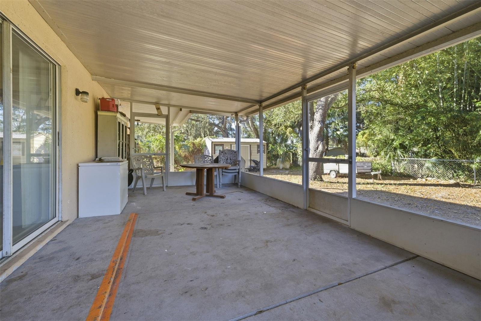 Image 26 of 41 For 9911 Davis Street