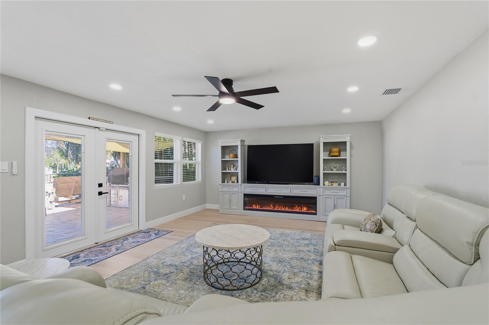 Image 6 of 65 For 335 Crosswinds Drive