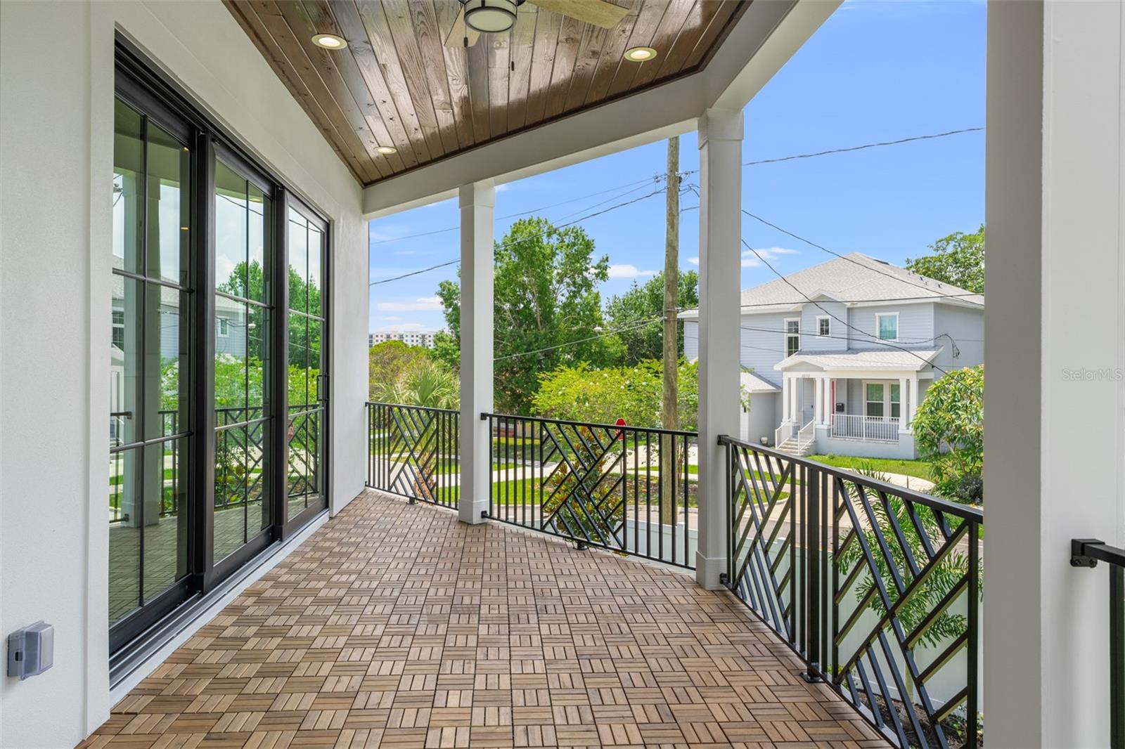 Image 26 of 72 For 2200 Glenwood Drive