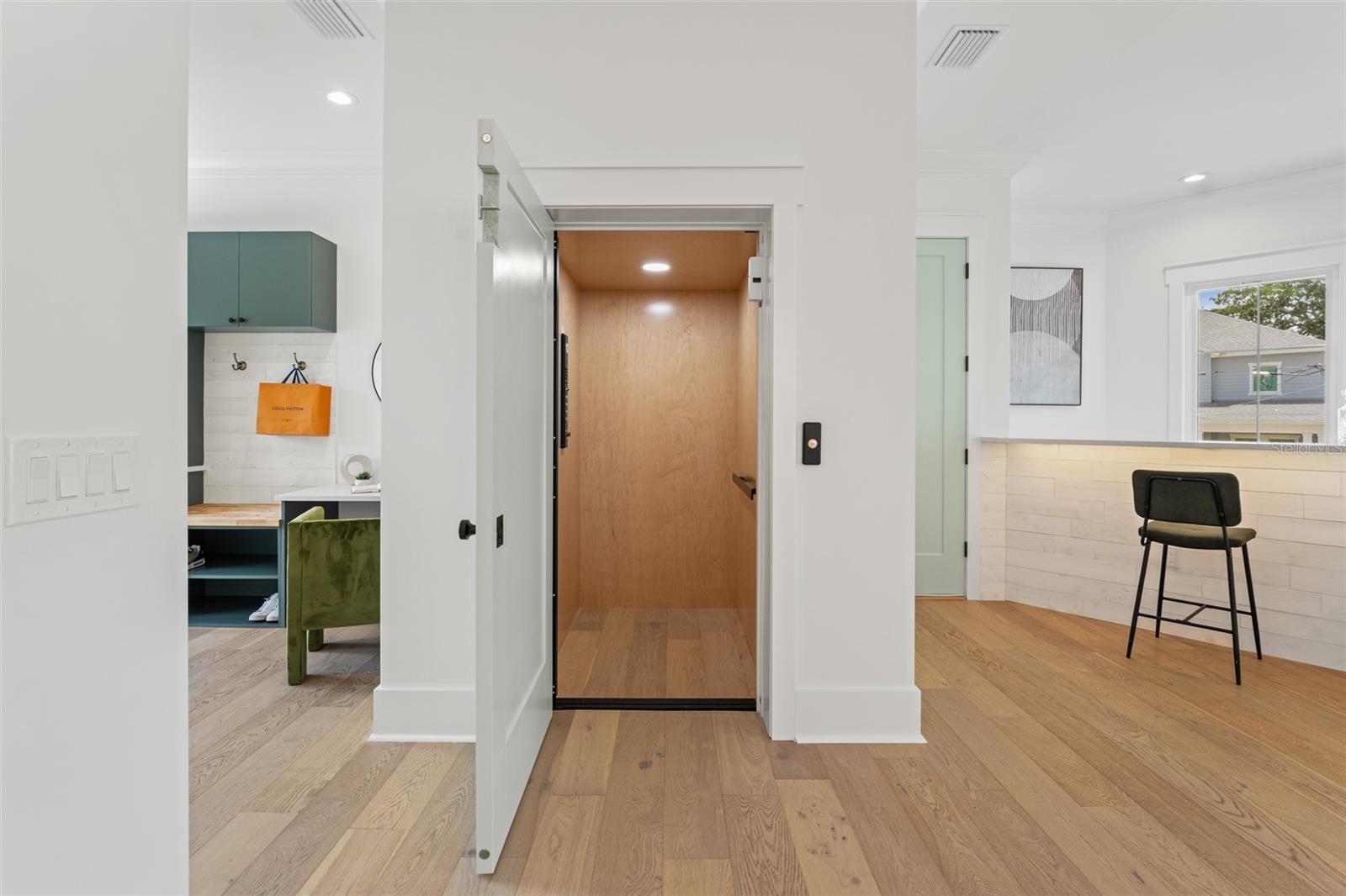 Image 36 of 72 For 2200 Glenwood Drive