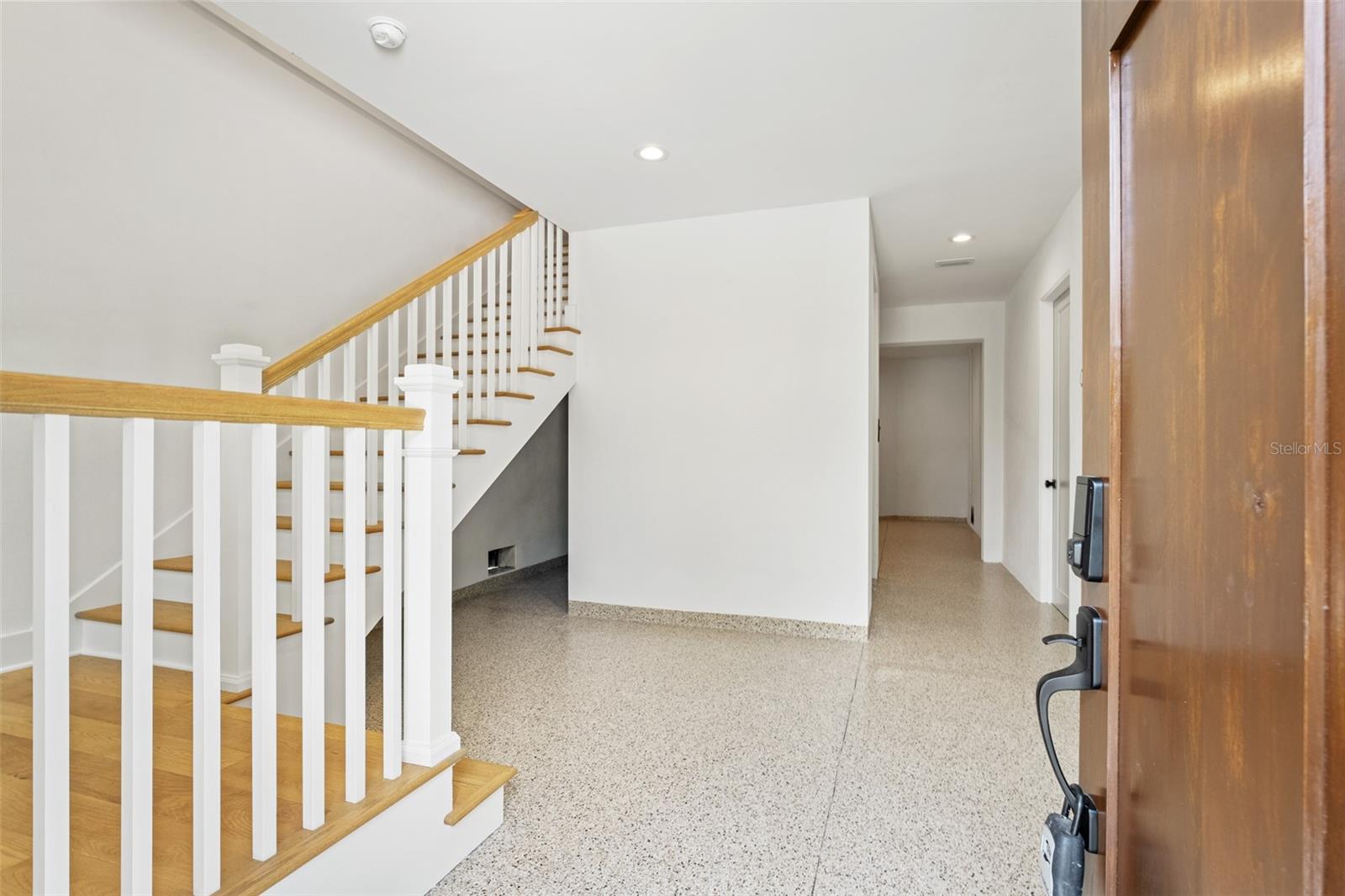 Image 4 of 72 For 2200 Glenwood Drive