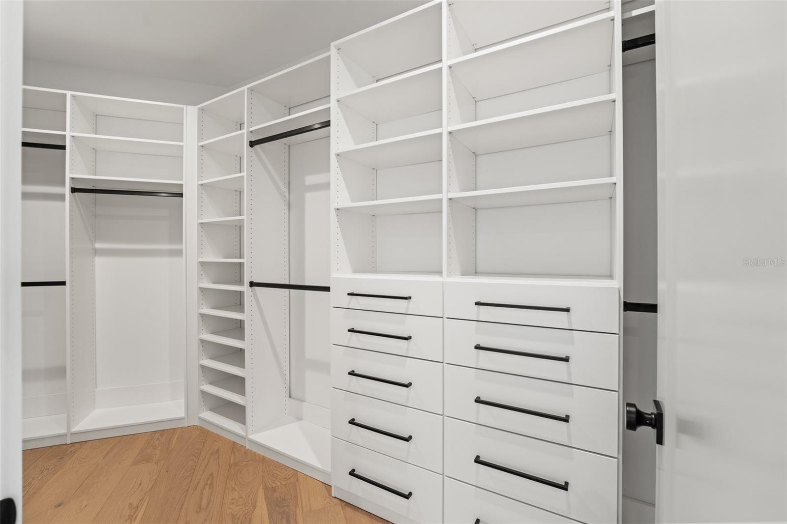 Image 42 of 72 For 2200 Glenwood Drive