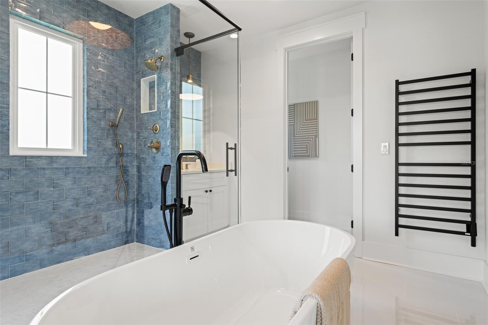 Image 44 of 72 For 2200 Glenwood Drive