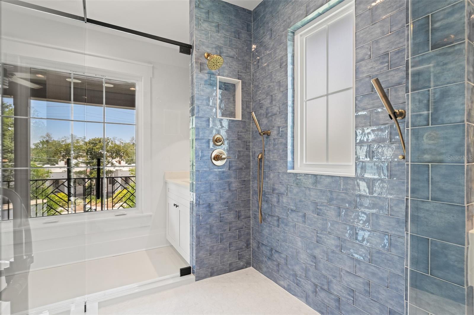 Image 47 of 72 For 2200 Glenwood Drive