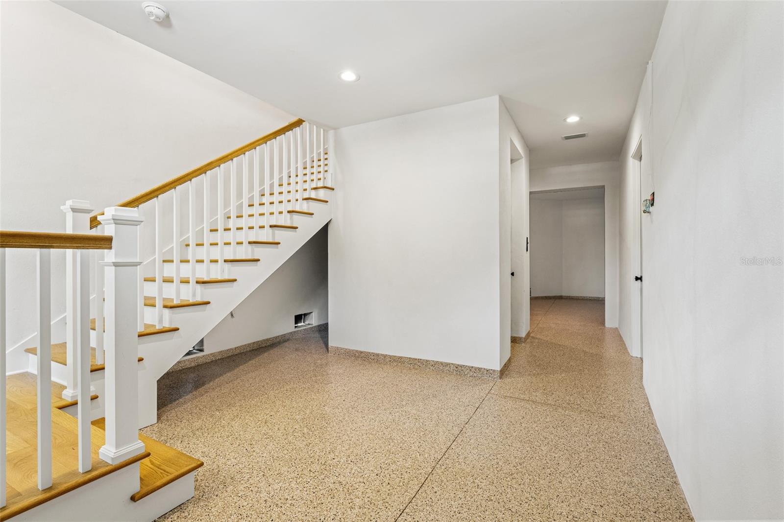 Image 5 of 72 For 2200 Glenwood Drive