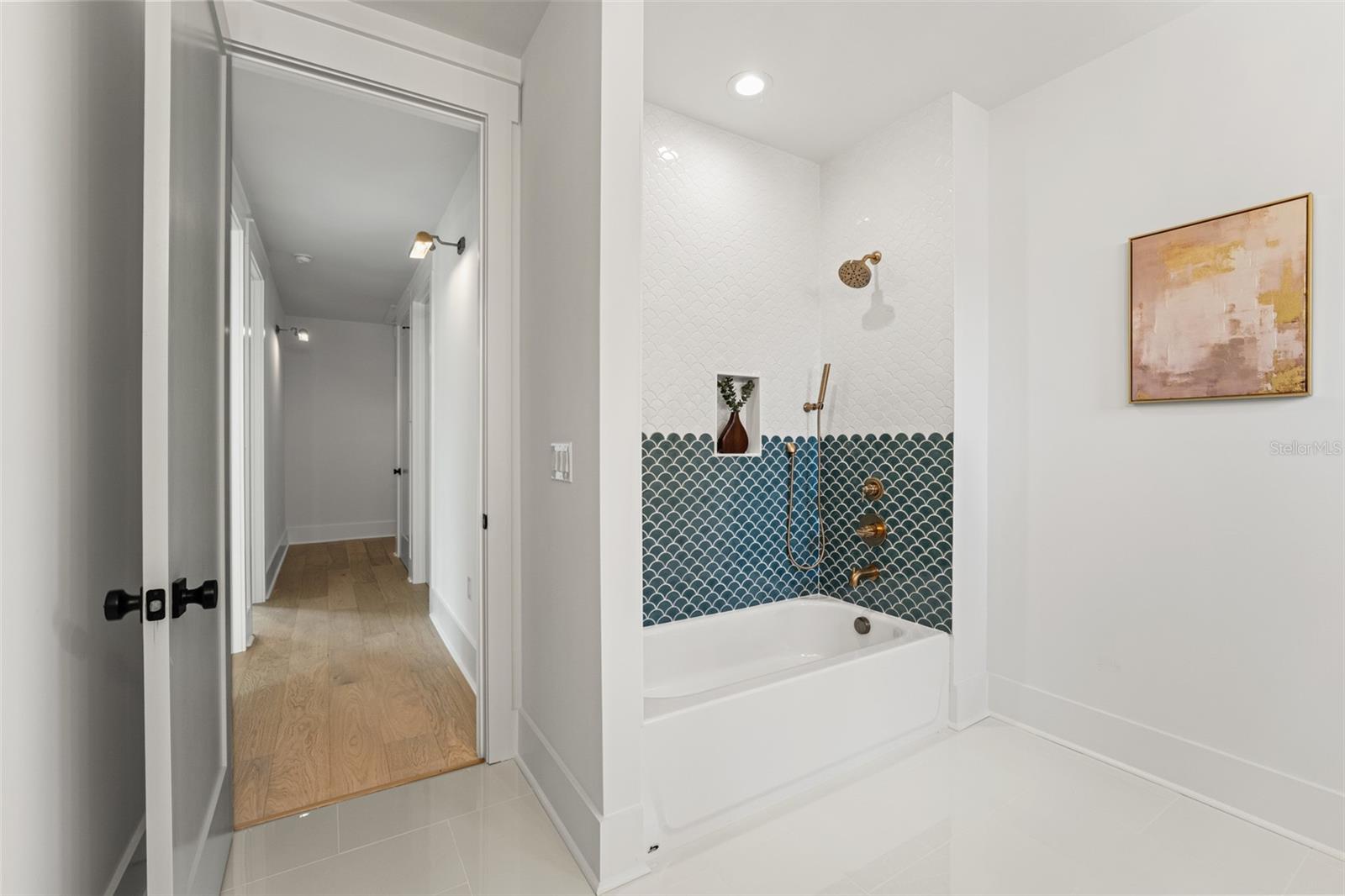 Image 53 of 72 For 2200 Glenwood Drive