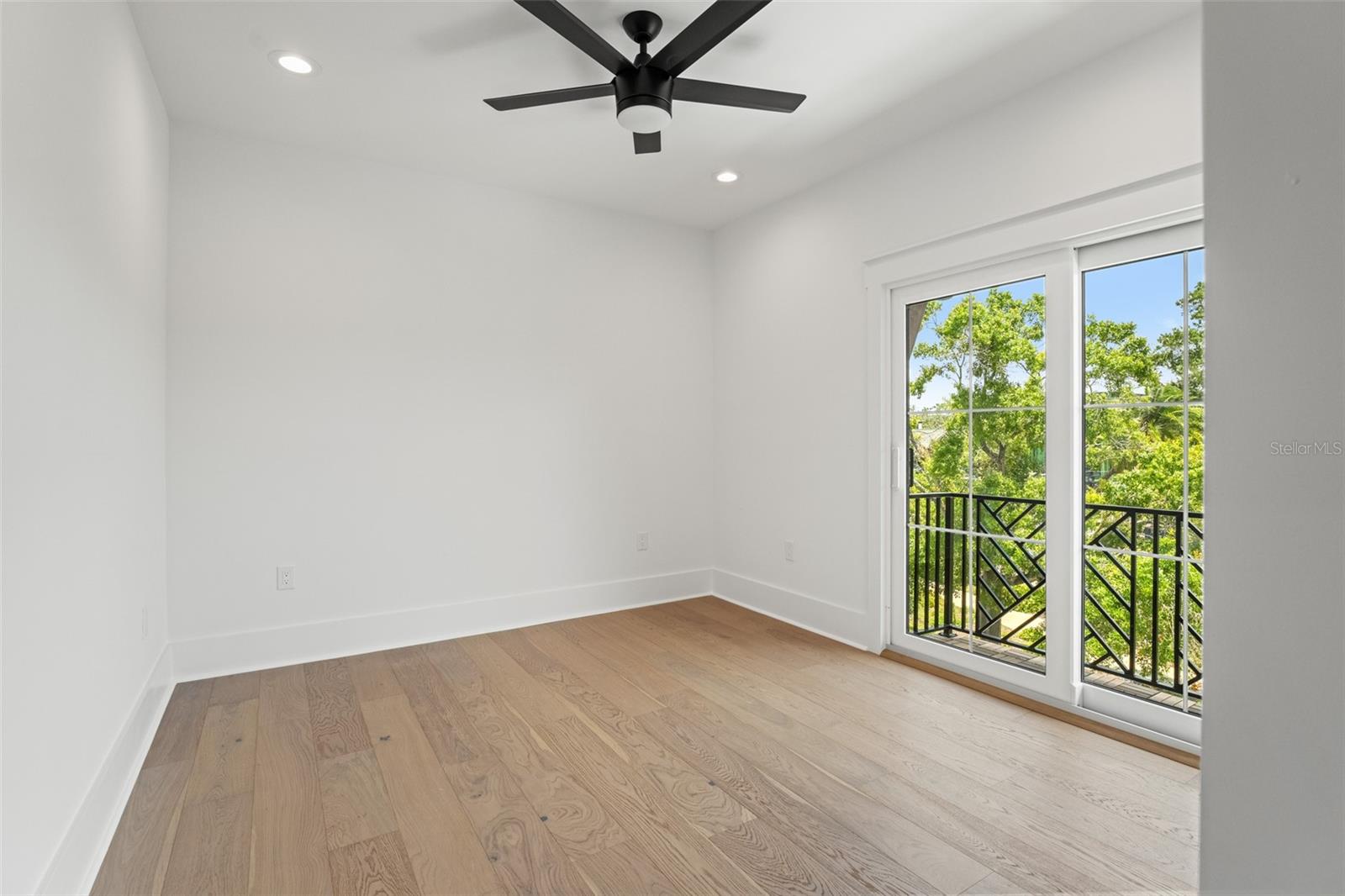 Image 54 of 72 For 2200 Glenwood Drive