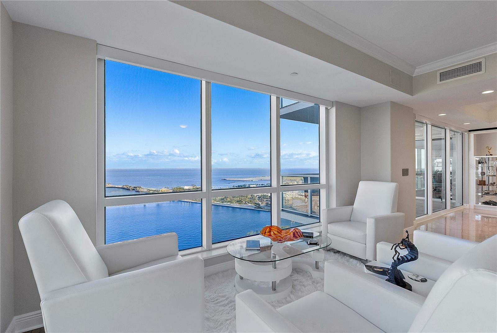 Image 10 of 79 For 400 Beach Drive Ne 2203