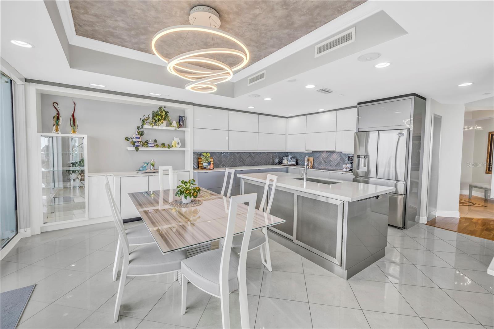 Image 15 of 79 For 400 Beach Drive Ne 2203