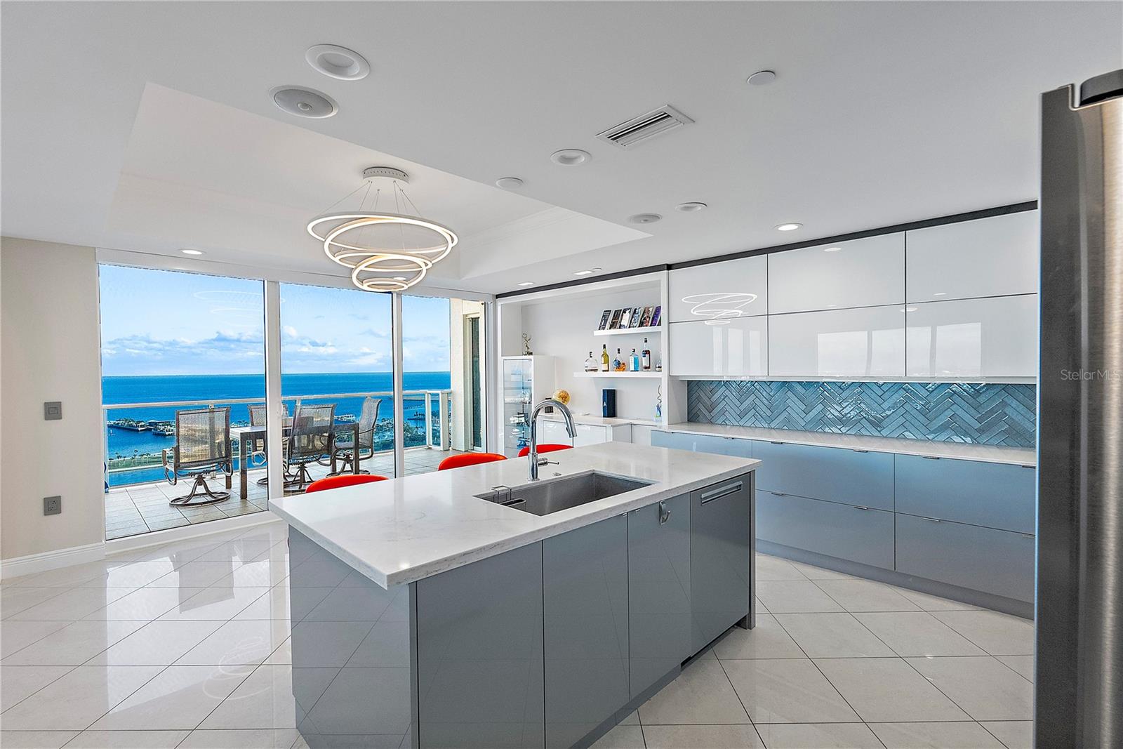 Image 21 of 79 For 400 Beach Drive Ne 2203