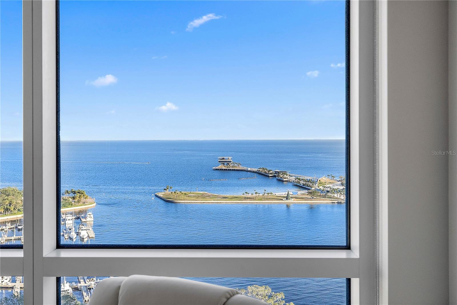 Image 31 of 79 For 400 Beach Drive Ne 2203