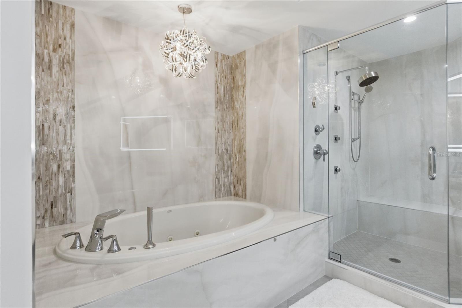 Image 34 of 79 For 400 Beach Drive Ne 2203