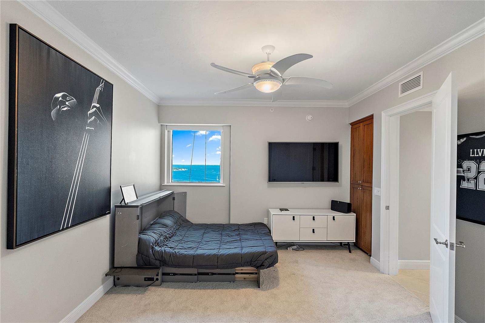 Image 36 of 79 For 400 Beach Drive Ne 2203