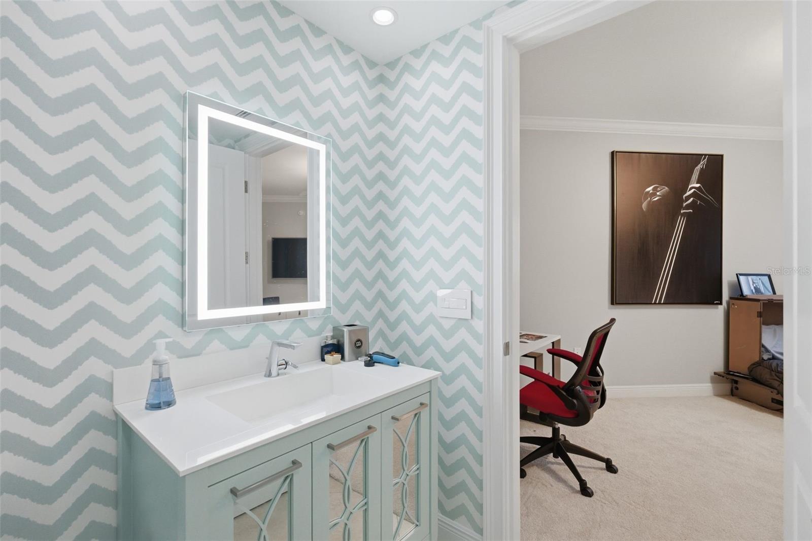 Image 38 of 79 For 400 Beach Drive Ne 2203