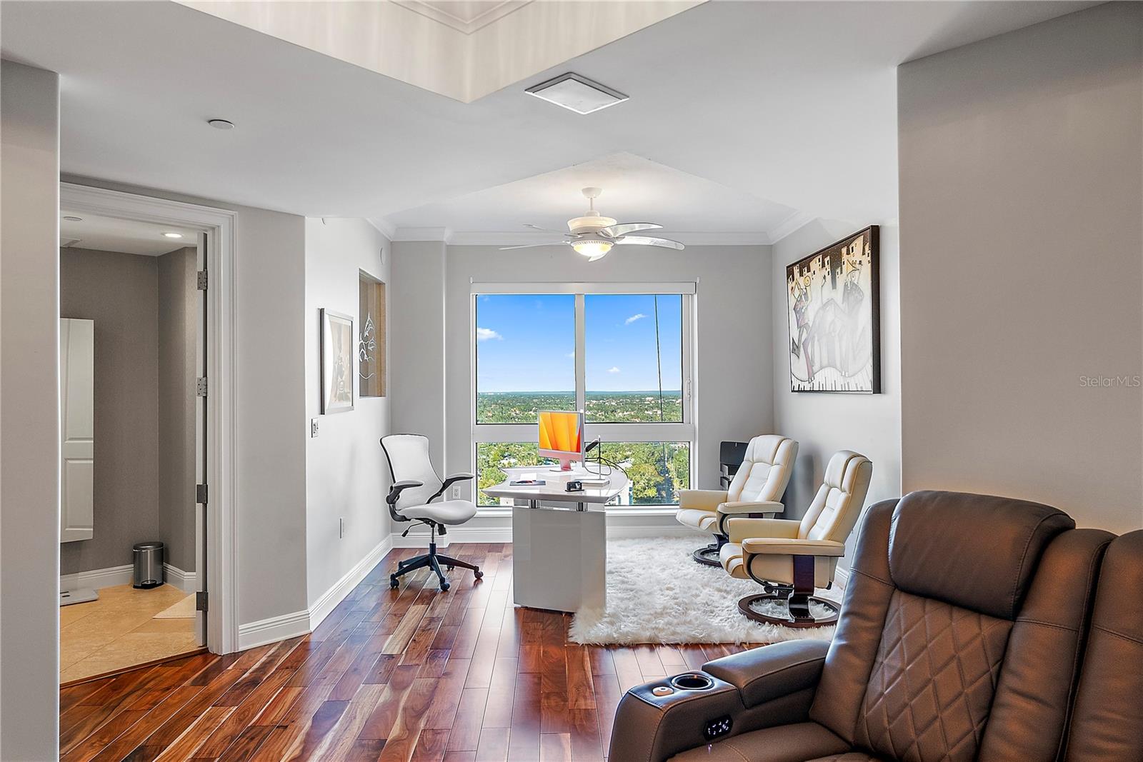 Image 40 of 79 For 400 Beach Drive Ne 2203