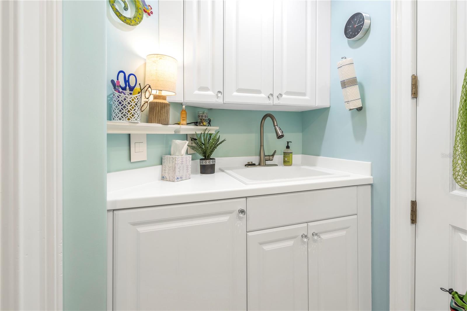 Image 44 of 79 For 400 Beach Drive Ne 2203