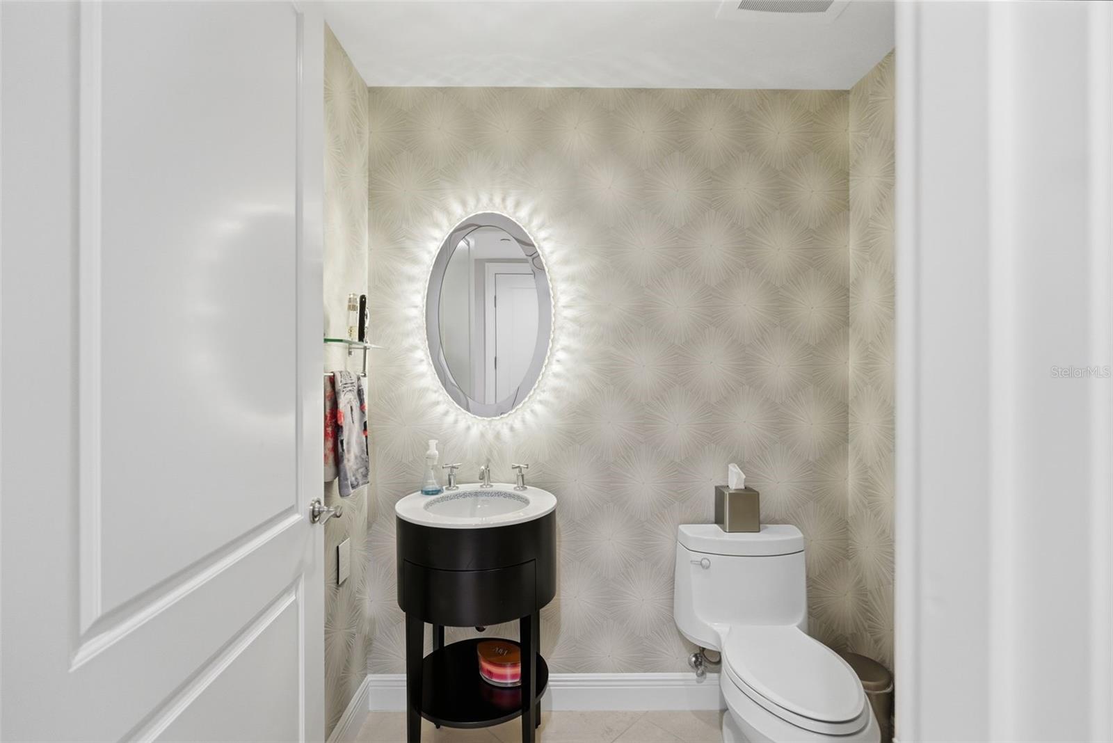 Image 45 of 79 For 400 Beach Drive Ne 2203