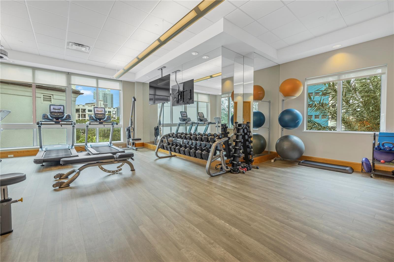 Image 51 of 79 For 400 Beach Drive Ne 2203