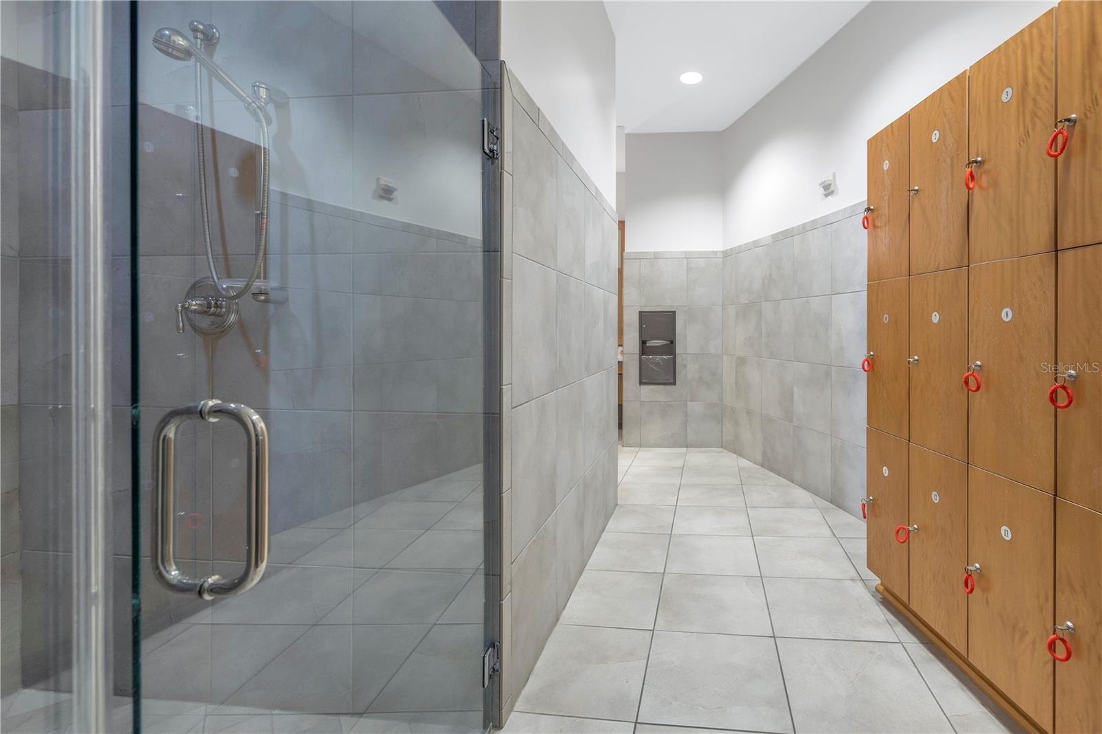 Image 52 of 79 For 400 Beach Drive Ne 2203