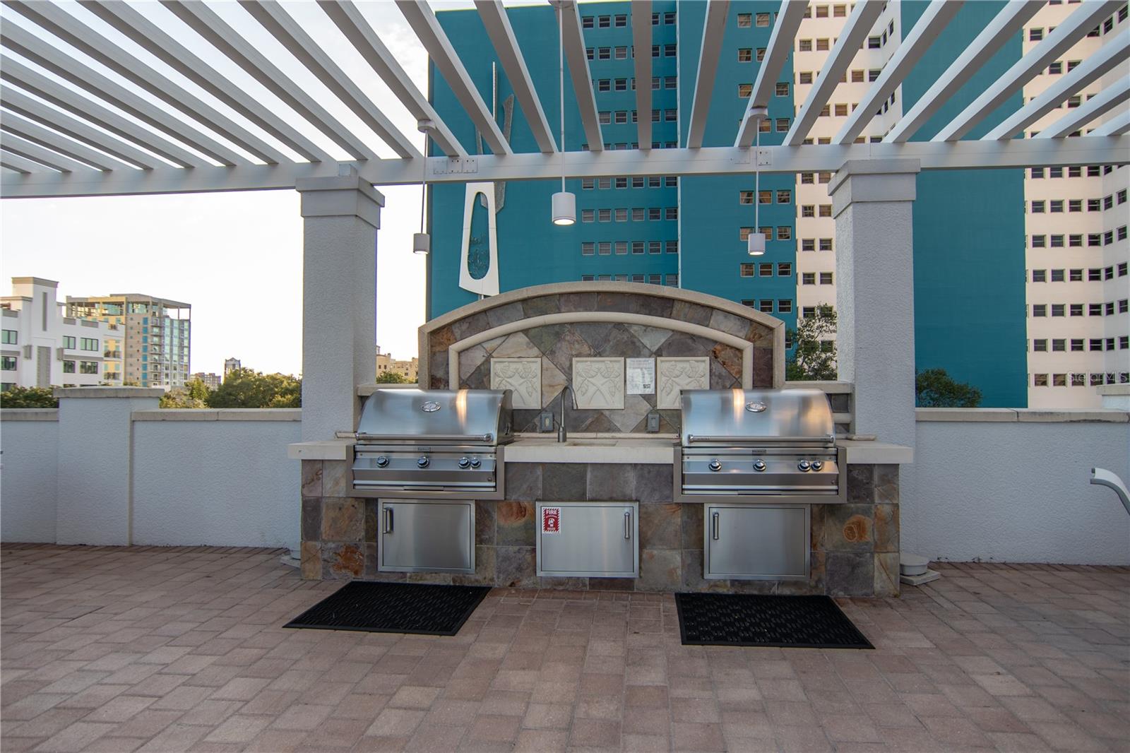 Image 65 of 79 For 400 Beach Drive Ne 2203