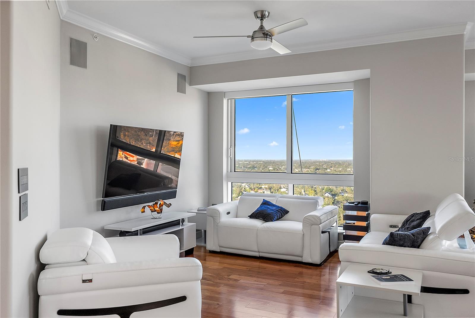 Image 9 of 79 For 400 Beach Drive Ne 2203