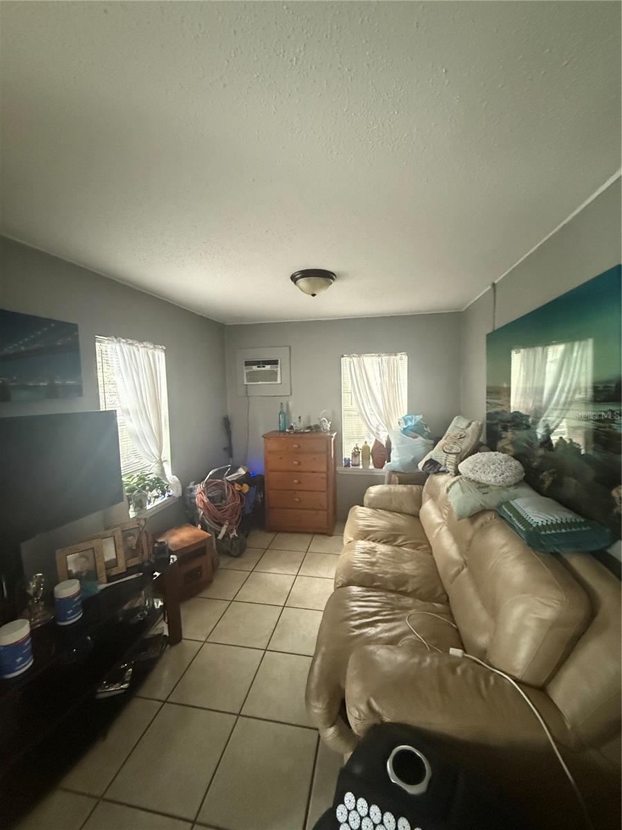 Image 8 of 27 For 1005 Washington Street