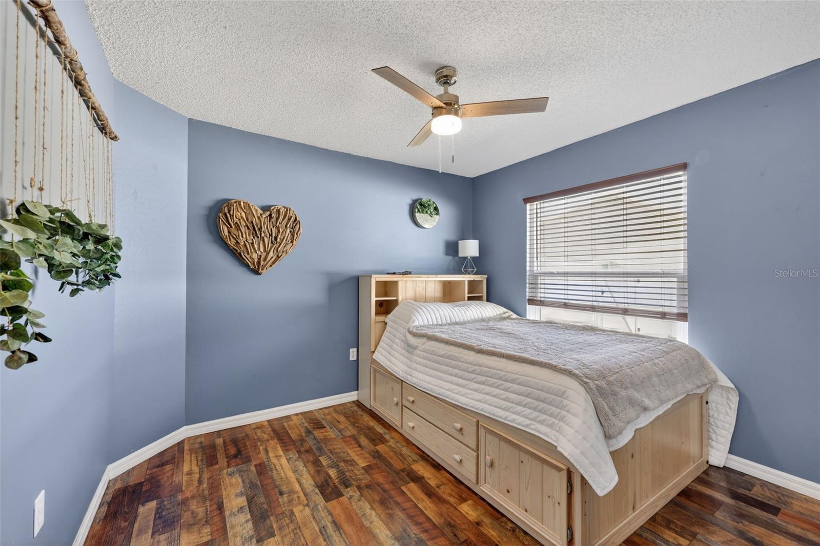 Listing photo id 24 for 850 Christina Circle