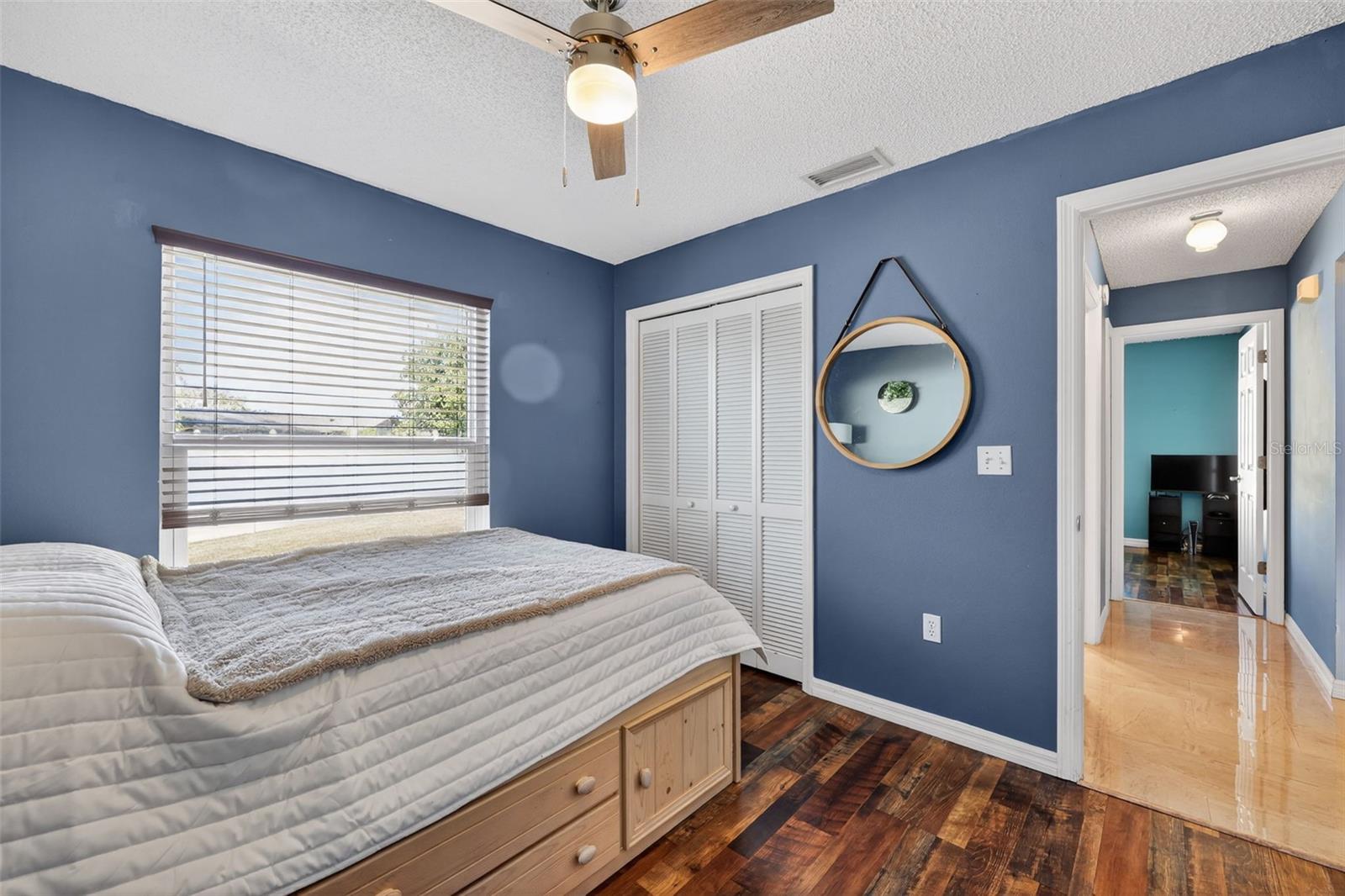 Listing photo id 25 for 850 Christina Circle