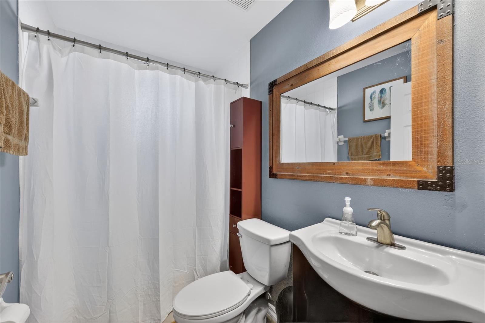 Listing photo id 26 for 850 Christina Circle