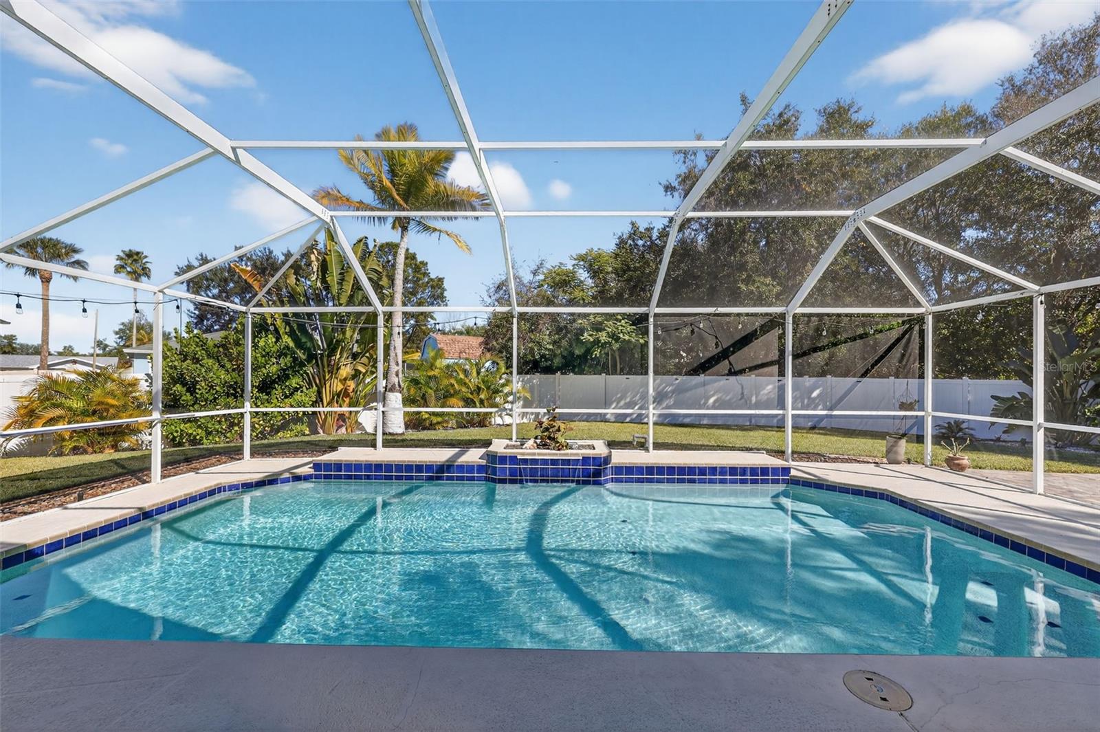 Listing photo id 37 for 850 Christina Circle