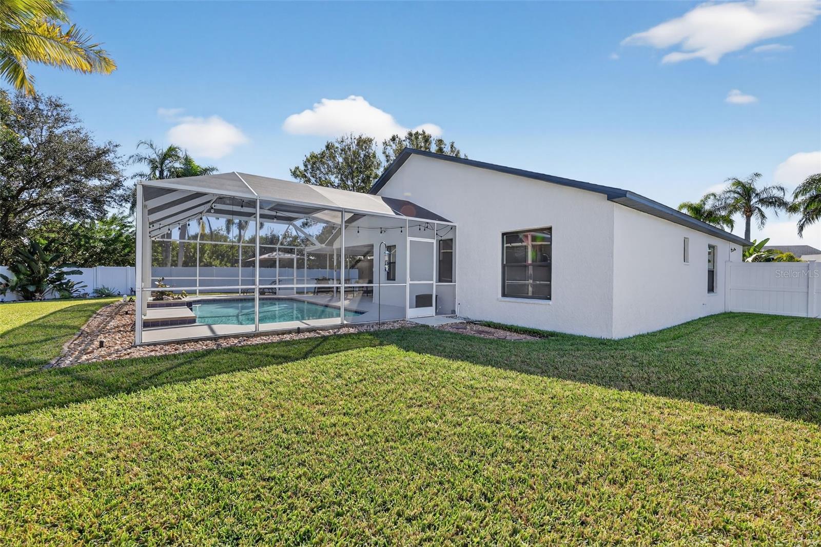 Listing photo id 40 for 850 Christina Circle