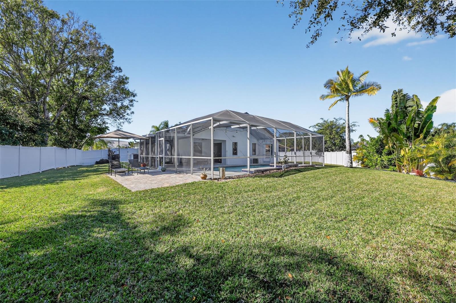 Listing photo id 43 for 850 Christina Circle