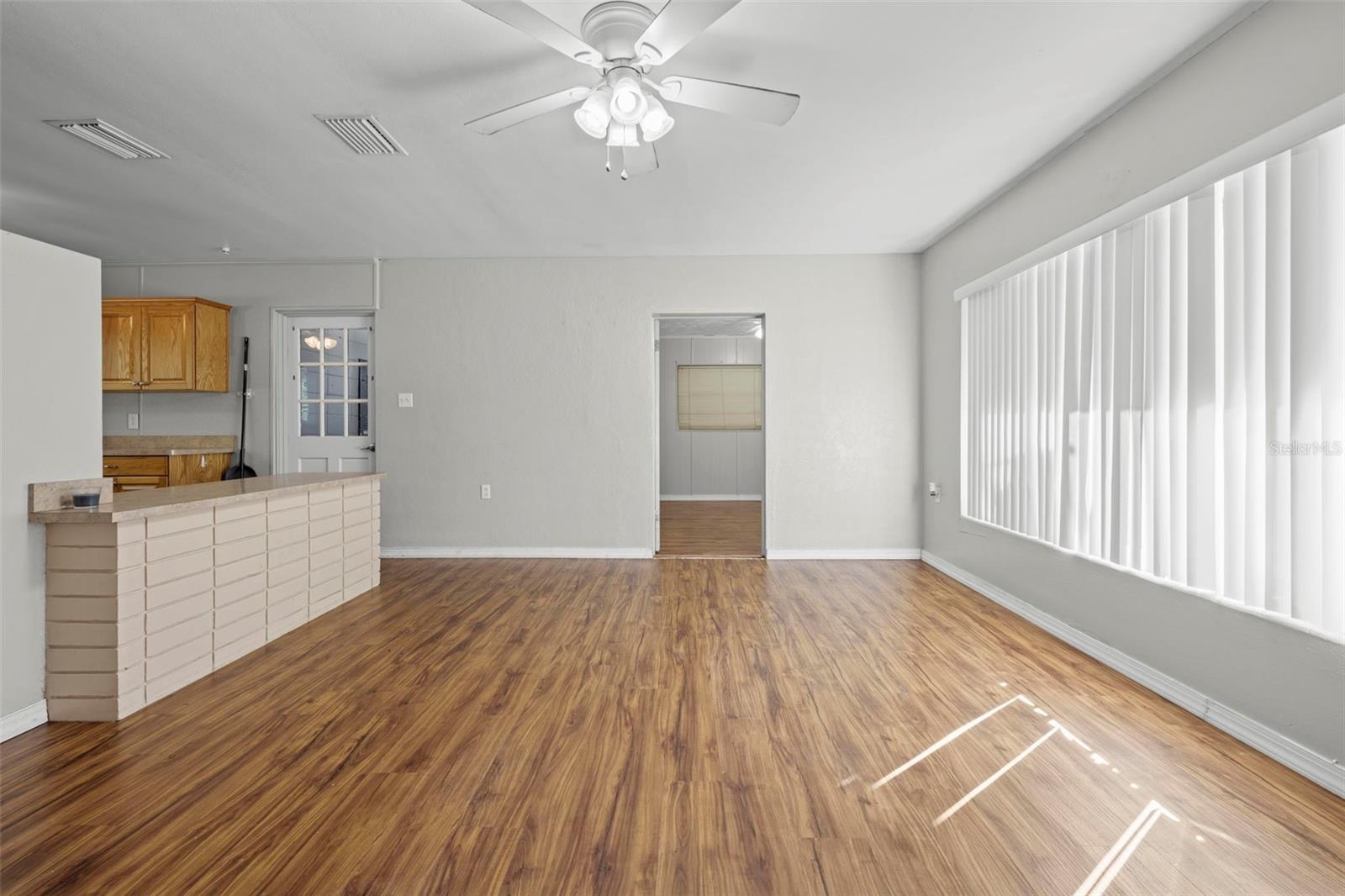 Image 11 of 42 For 104 Ederington Drive