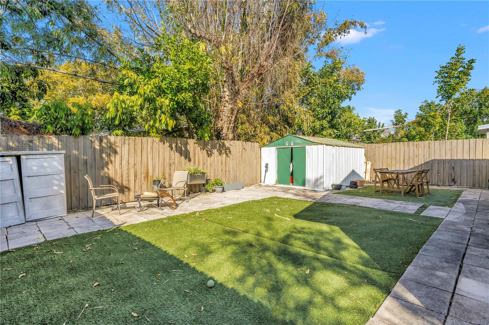 Image 20 of 25 For 824 Hall Street