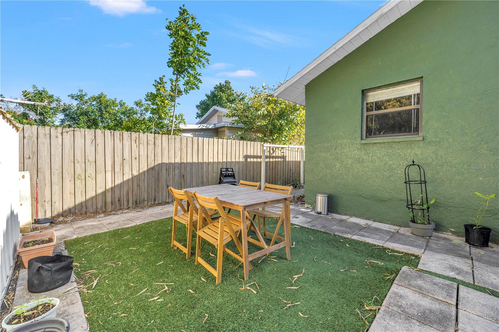 Image 23 of 25 For 824 Hall Street