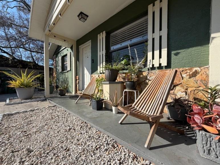 Image 6 of 25 For 824 Hall Street