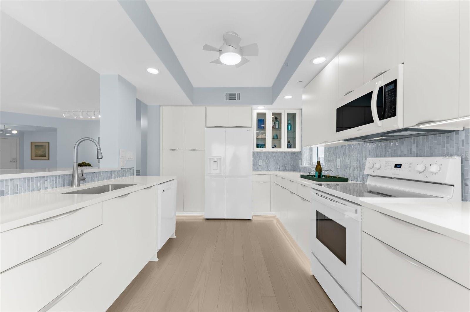 Image 18 of 66 For 10 Papaya Street 701