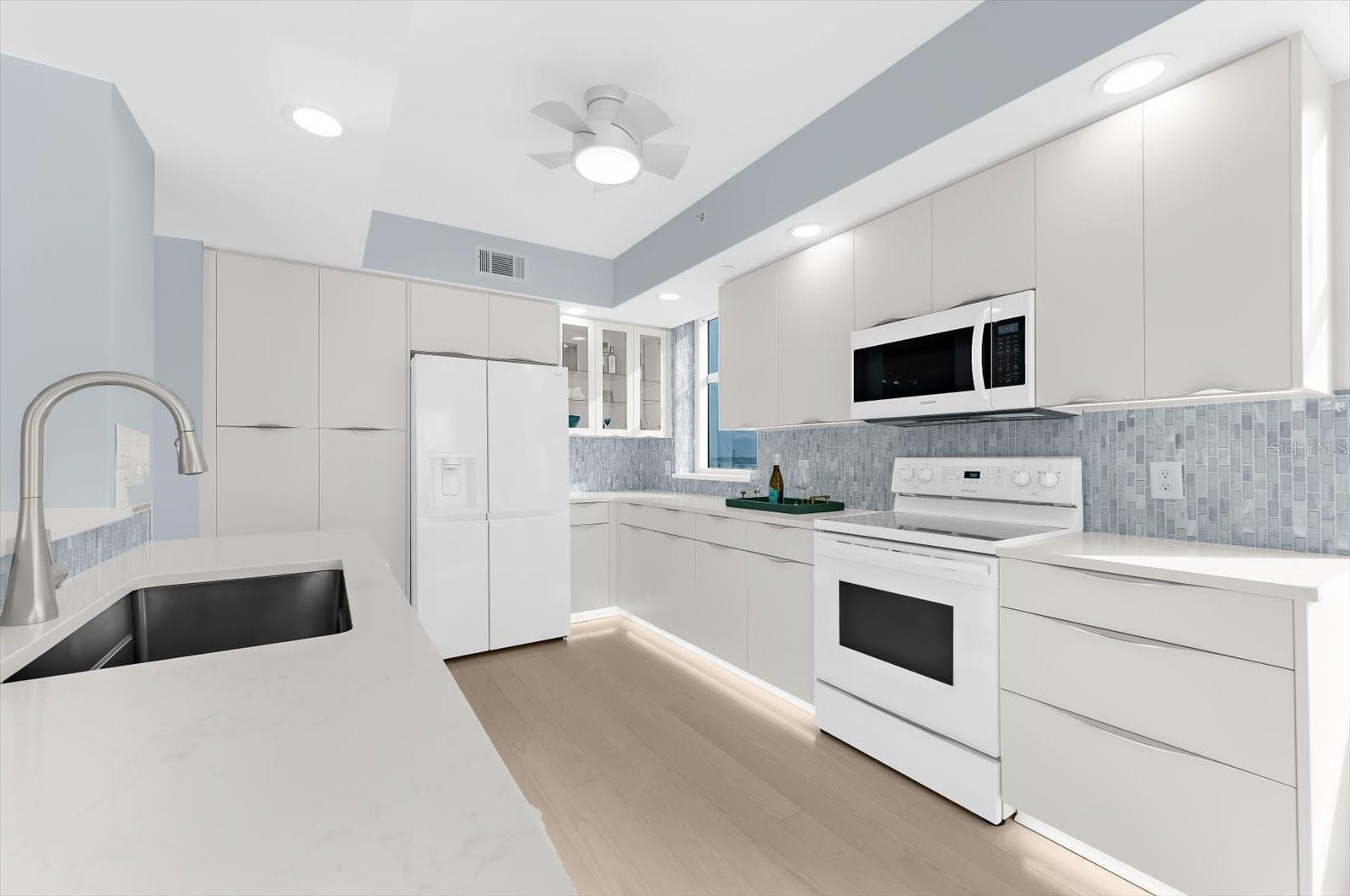 Image 19 of 66 For 10 Papaya Street 701